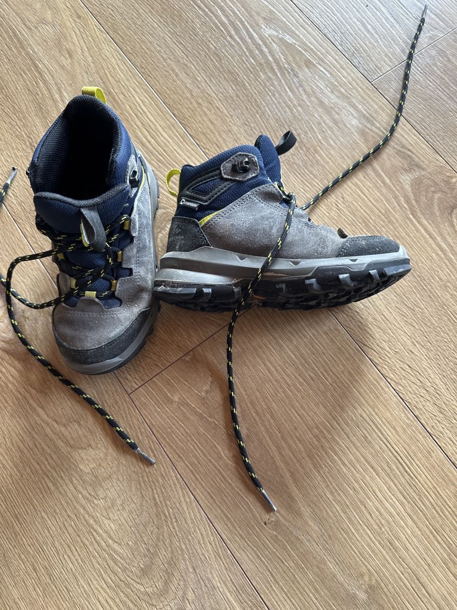 Scarpe per ragazzi: Kinder-Wanderschuhe, Quechua Gr. 30 Top Zustand – Usato da Winterthur venduto da fcg_q8t5 1