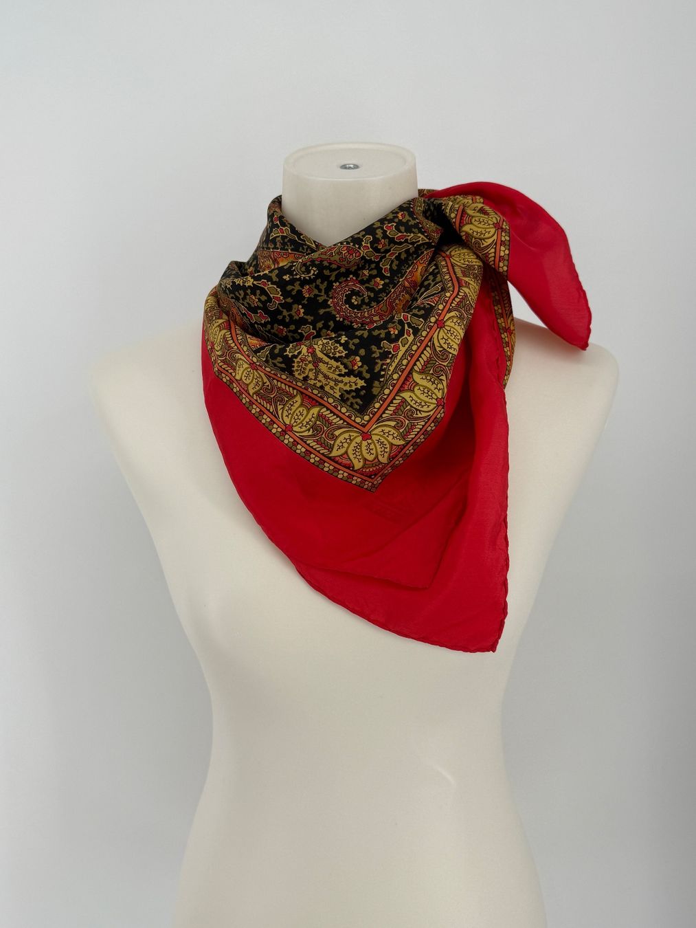 Foulard & Sciarpe: Foulard – Usato da Auenstein venduto da moin.