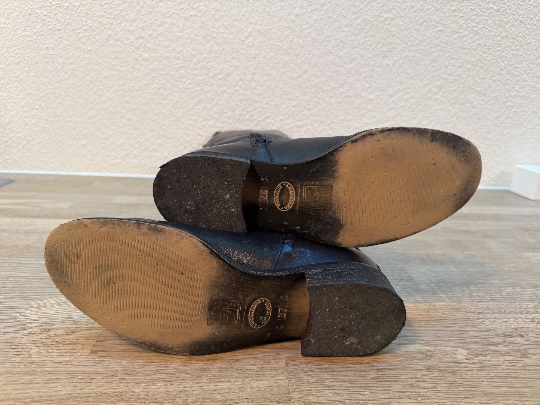 Scarpe da donna: Bottes en cuir – Usato da Zürich venduto da odi_ldv8 3