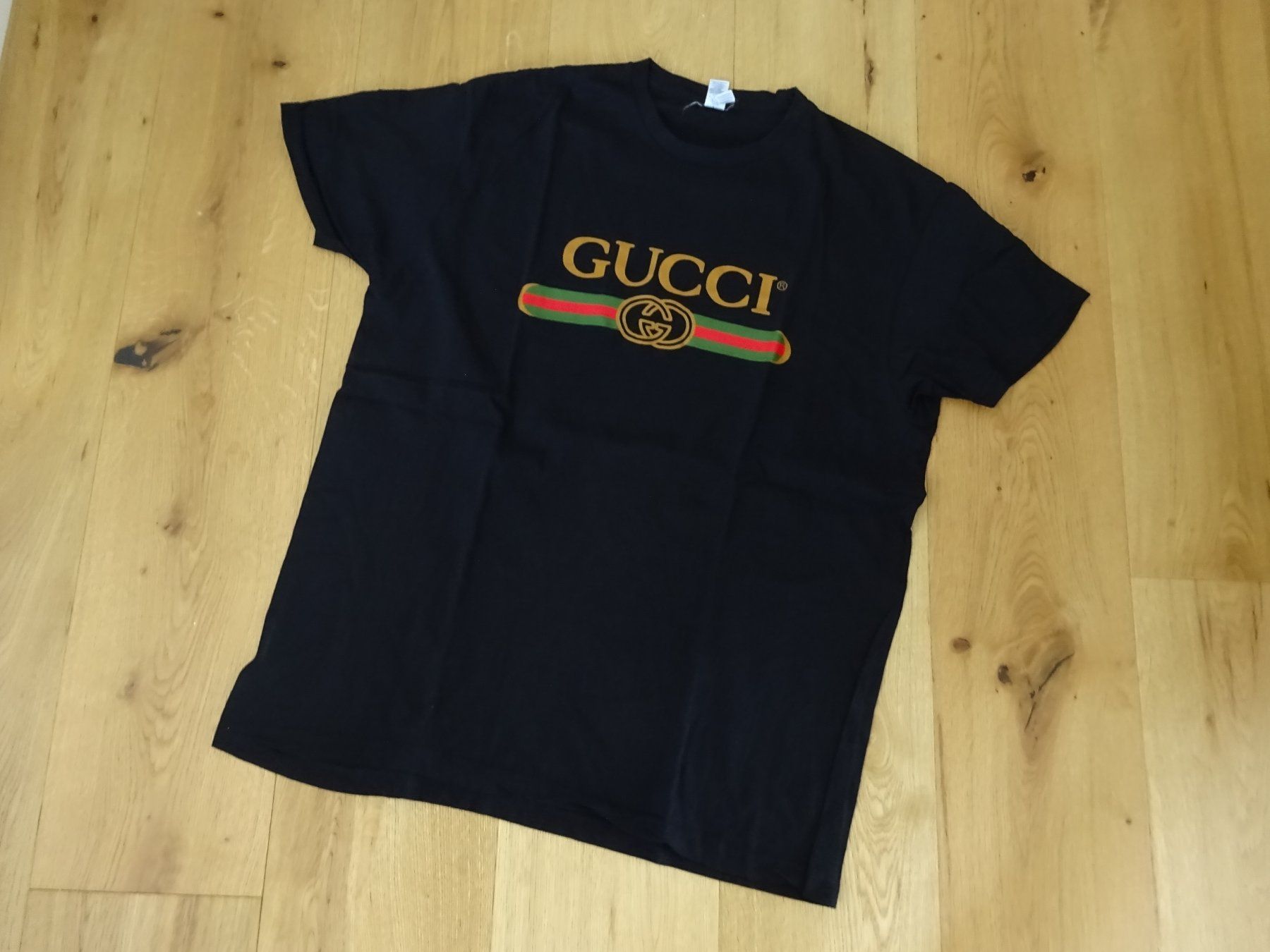 Gucci T-Shirts: Super Text-Shirt/Gucci – Neu (gemäss Beschreibung) aus Rothrist von Mistery1