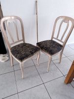 2 Esszimmerstühle im antiken Stil
