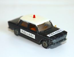 POLIZEI CARABINIERI FIAT 1500 VON MEBETOYS CORGY TOYS