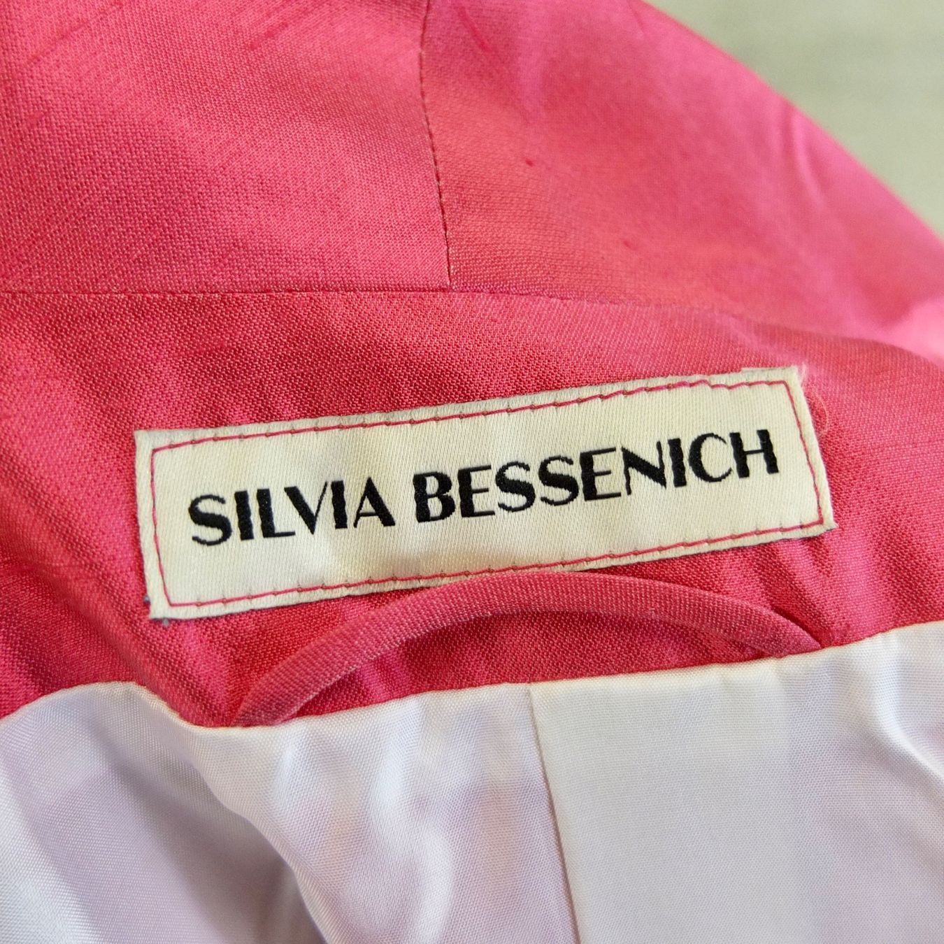 Kleider: Farbenfrohes Seiden-/Satin-Ensemble, Silvia Bessenich, Basel – Gebraucht aus Basel von Brocki-auf-dem-Wolf 9