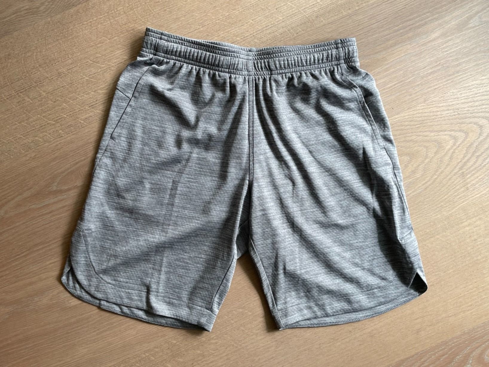 Pantaloni: Sport-Shorts in Gr. 164 – Usato da Rüschlikon venduto da user999
