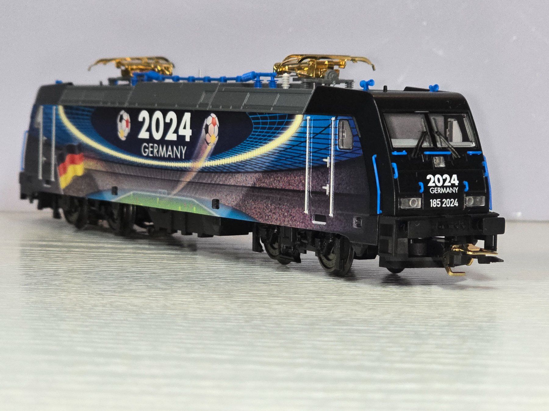 Märklin Modelleisenbahnen: Märklin 36649, DB, Br 185.2, WM 2024, Germany, MFX Sound – Neu (gemäss Beschreibung) aus Kloten von Nicola2 4