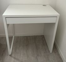 Schreibtisch Micke von Ikea