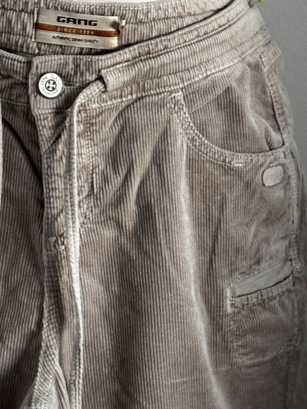 Gang Pantaloni: Gang Jogger – Usato da Mörschwil venduto da Mirka019 3
