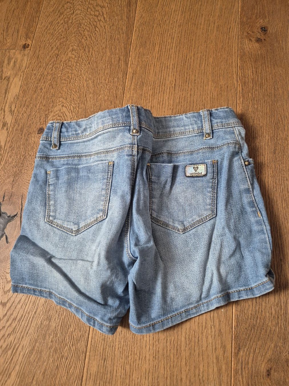 Catimini Pantaloni: catimini maedchen shorts Gr.140 – Usato da Ostermundigen venduto da Louhdezd 2