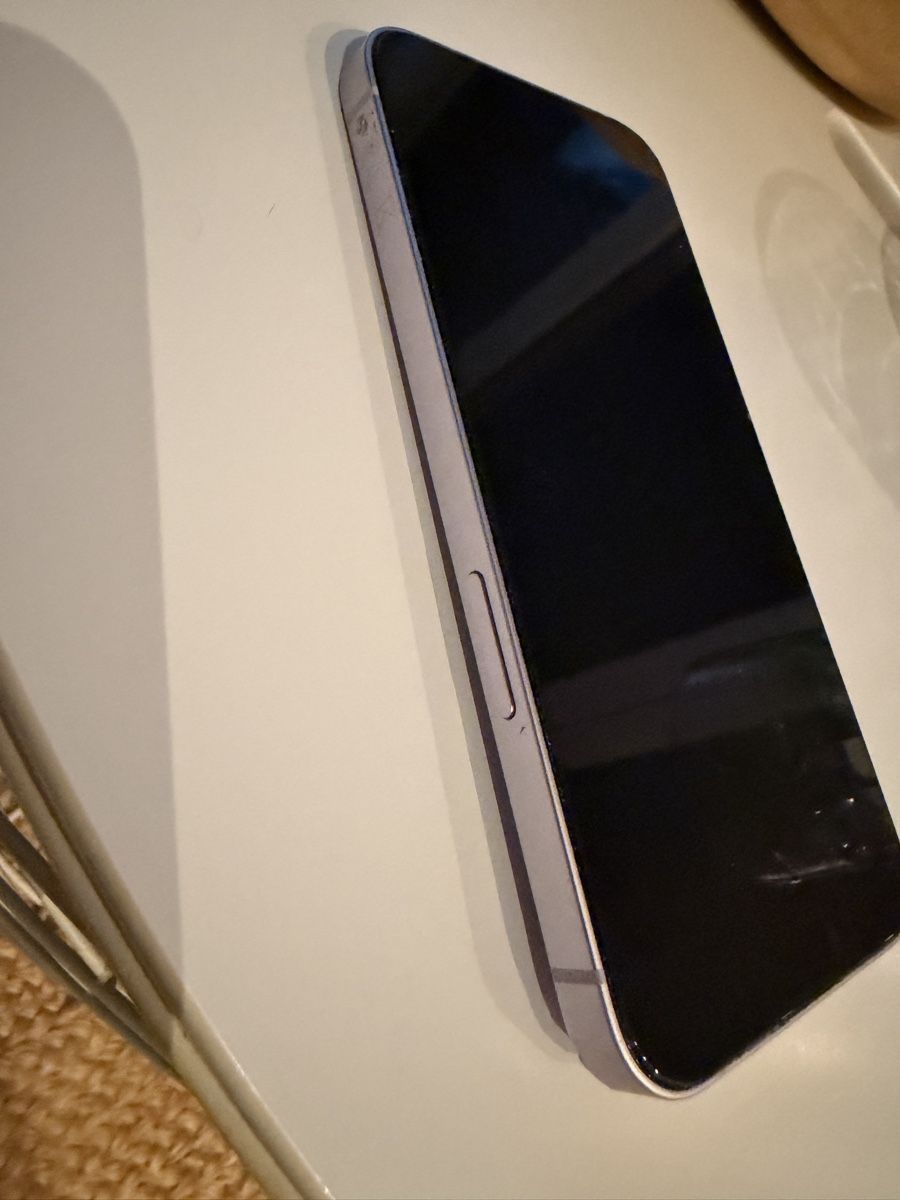 Apple Portables: iPhone 14 128 GB  – D'occasion à adliswil par censored55 4