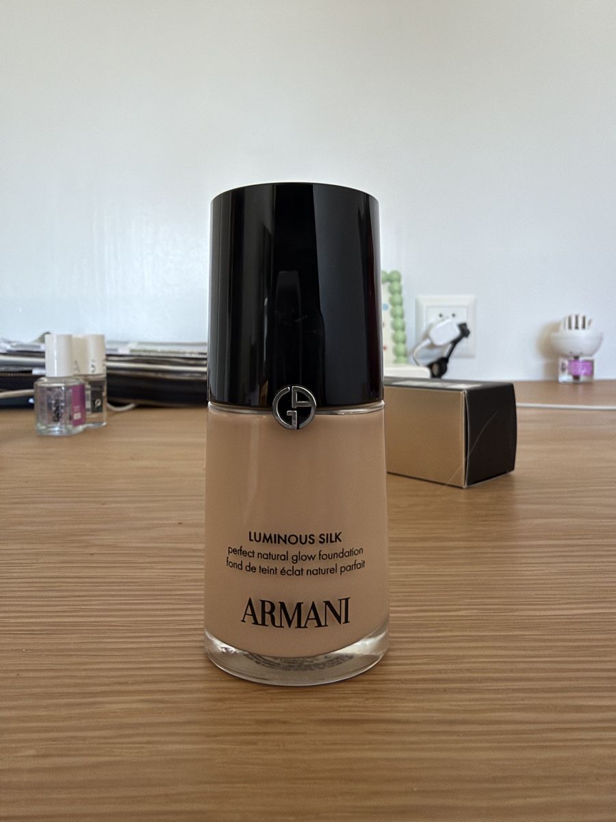 Armani Make-up: ARMANI LUMINOUS SILK FOUNDATION 5 – Nuovo (secondo la descrizione) da Oberägeri venduto da ser_7lss 1