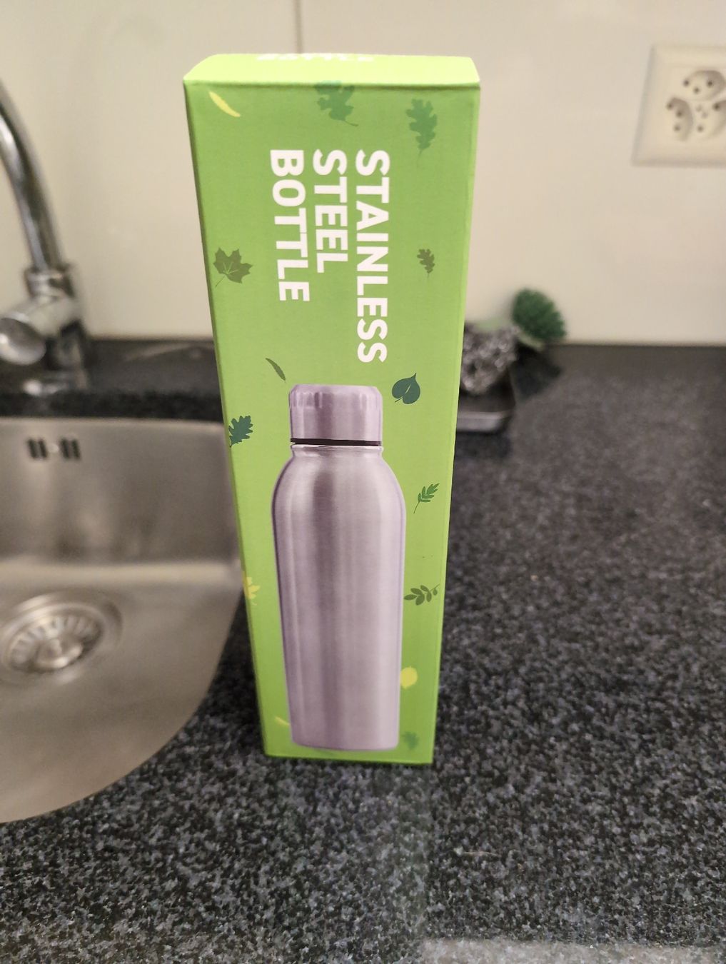 Borracce & Thermos: New Stainless Steel Water Bottle – Nuovo e nell'imballaggio originale da Zürich venduto da Kralot
