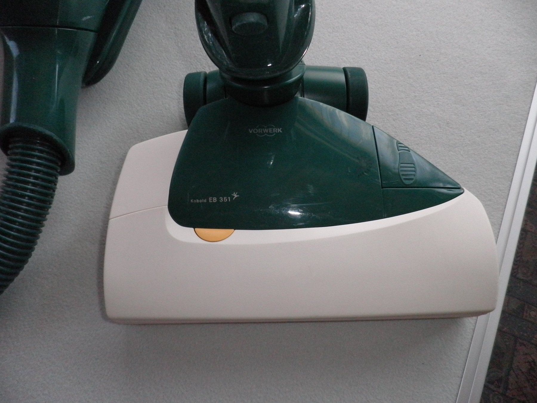 Vorwerk Aspirapolveri & Accessori: Vorwerk Tornado Schlitten 135 / EB 351 – Usato da Oftringen venduto da shoptwotrade 3