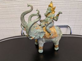 Gottheit Buddha Ganesha auf 3 köpfigem Elefant