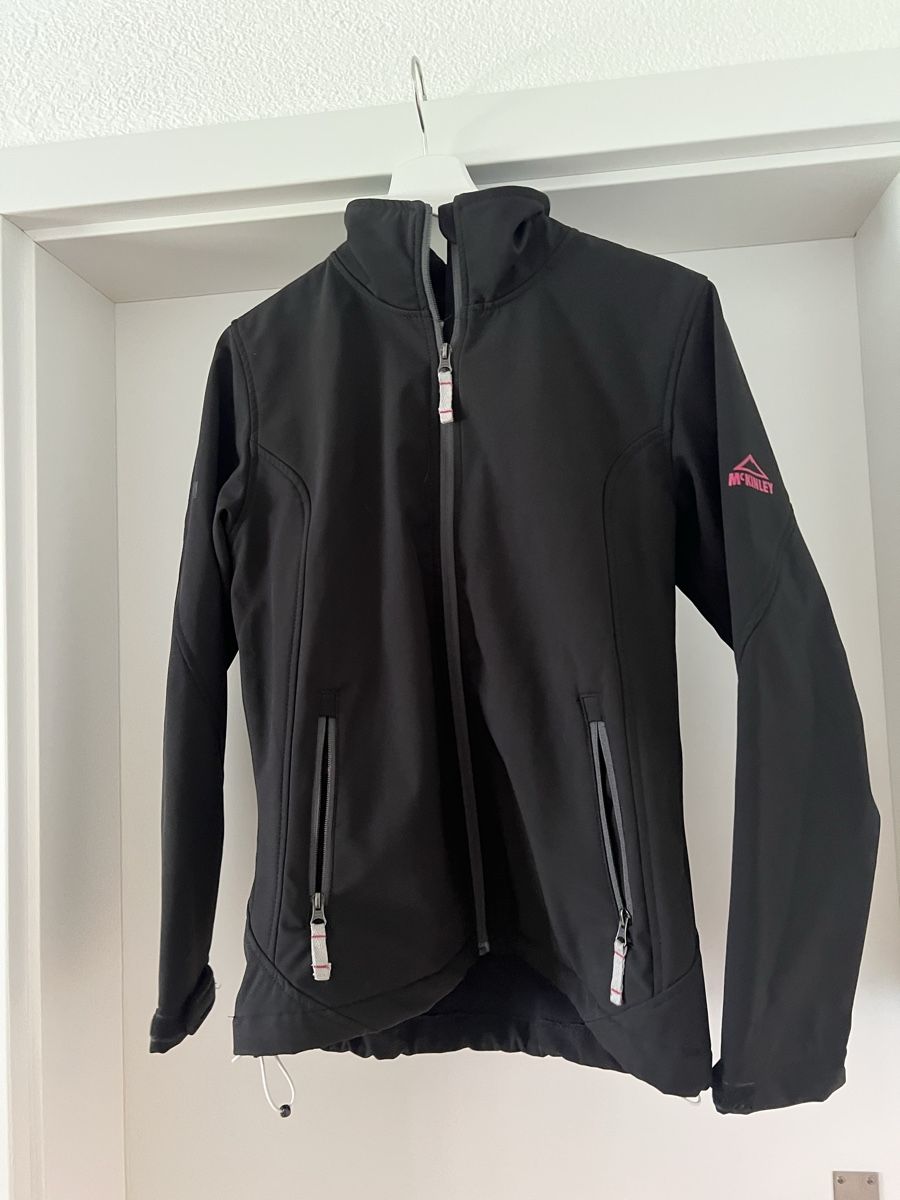 Mckinley Giacche: McKinley Softshell Jacke schwarz – Usato da Balsthal venduto da Katrin94