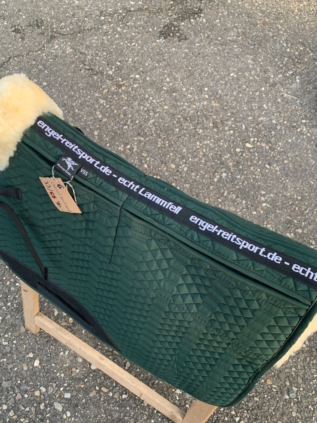 Selle & Accessori: Tapis de selle avec mouton véritable – Nuovo (secondo la descrizione) da Lamboing venduto da pet_djp8