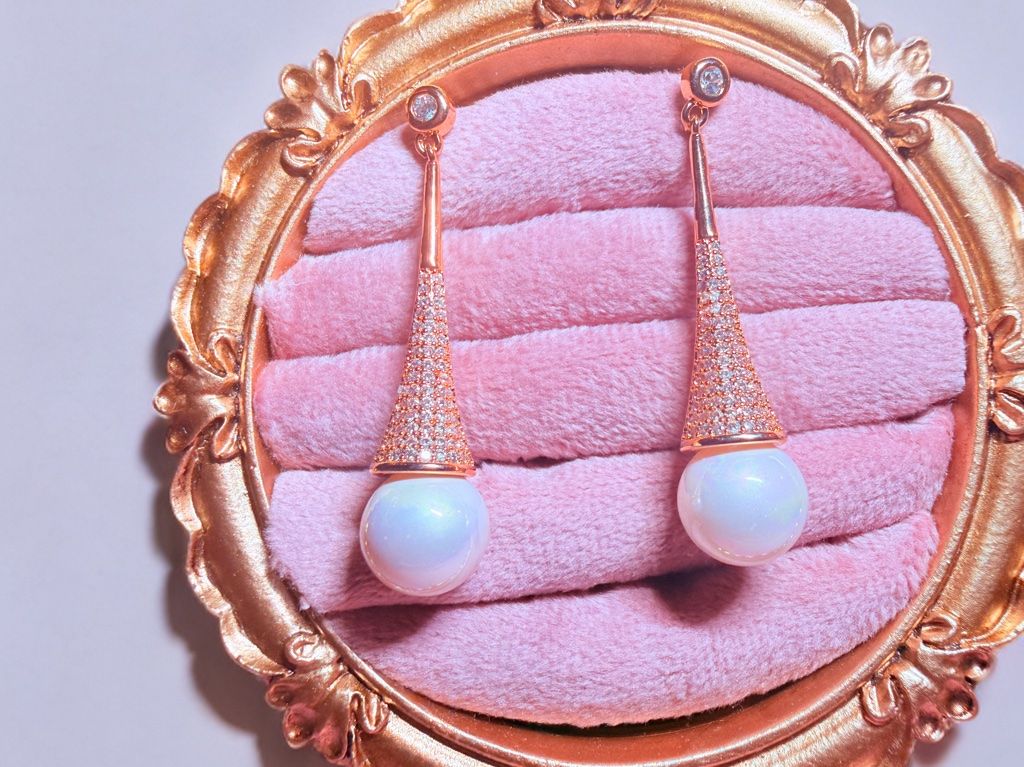 Orecchini pendenti & Orecchini a lobo: Boucles d'oreilles Éclat de Selene – Nuovo e nell'imballaggio originale da St-Maurice venduto da Sandrinette123 1
