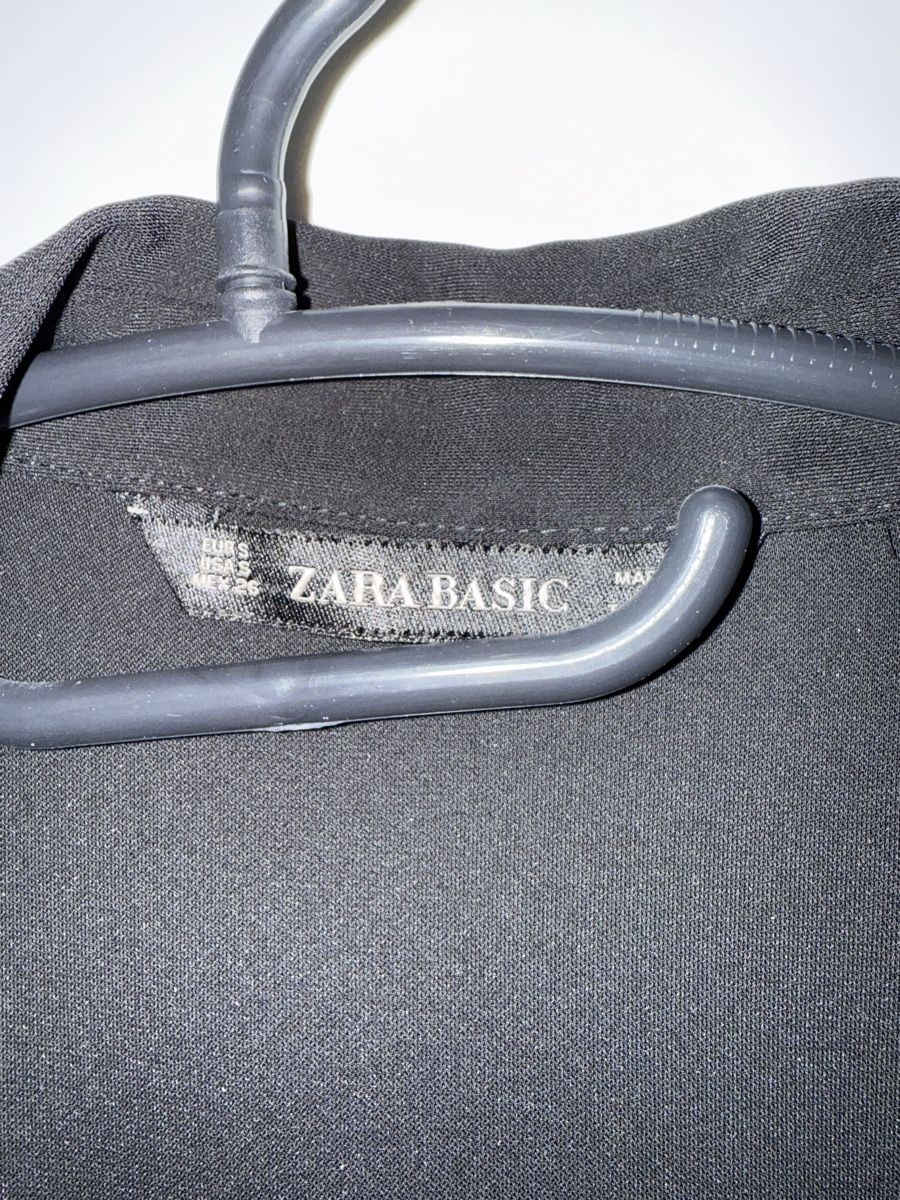 Zara Vestiti: Schwarzes Zara Basic Kleid mit Details - Grösse s! – Usato da Niederhasli venduto da R__A 2