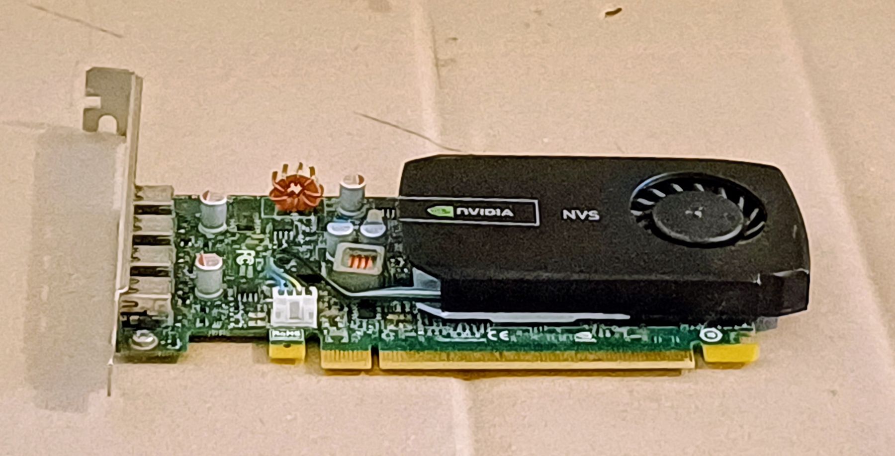 Nvidia Schede grafiche: Nvidia NVS 510 - 4 Monitore Unterstützung - Low Profile – Usato da Zürich venduto da Stylz79 4