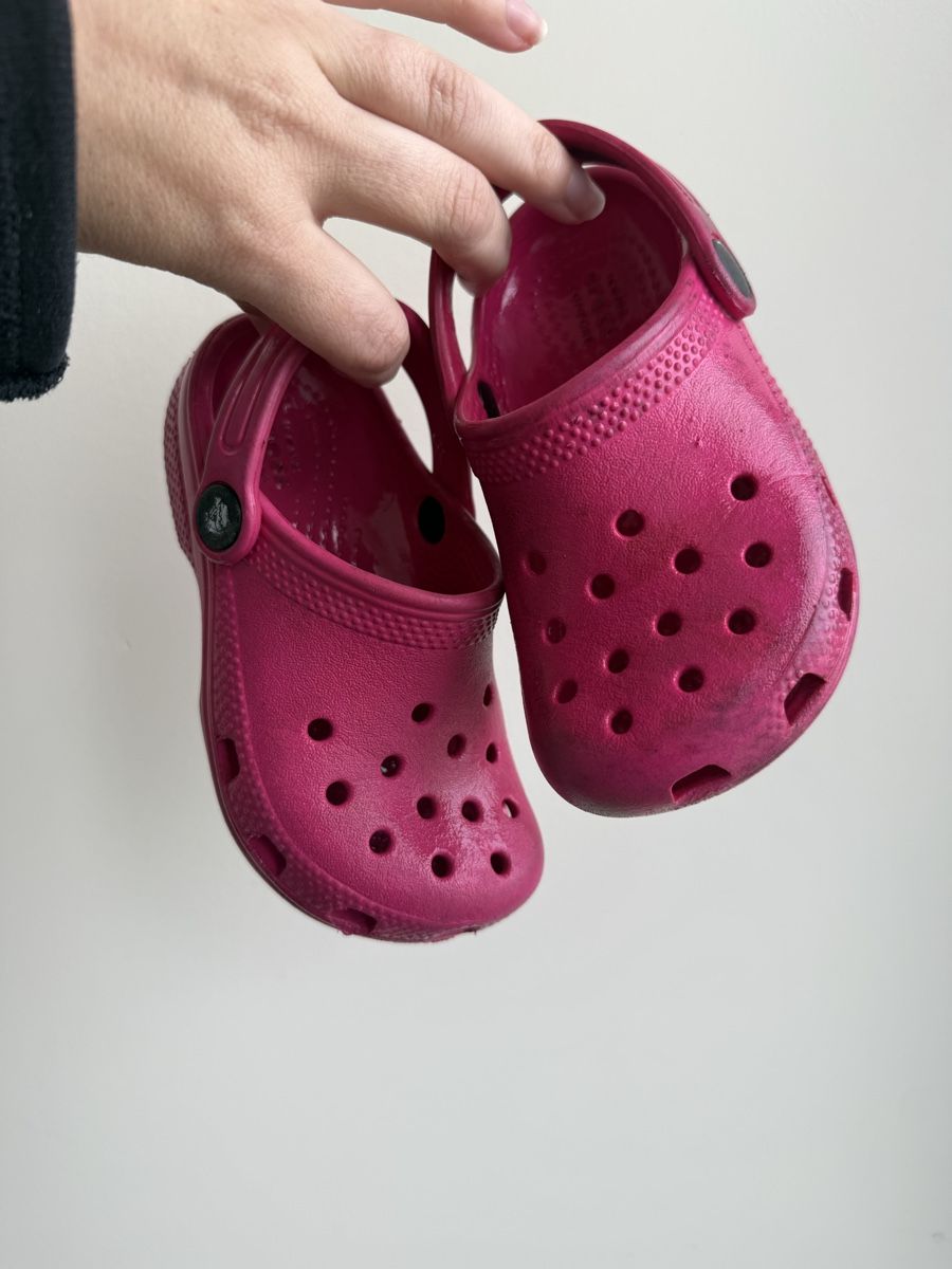 Crocs Chaussures garçon: Crocs Kinder Clogs Pink C9 Gr. 25/26 – D'occasion à Mühlau par mat_zzj2