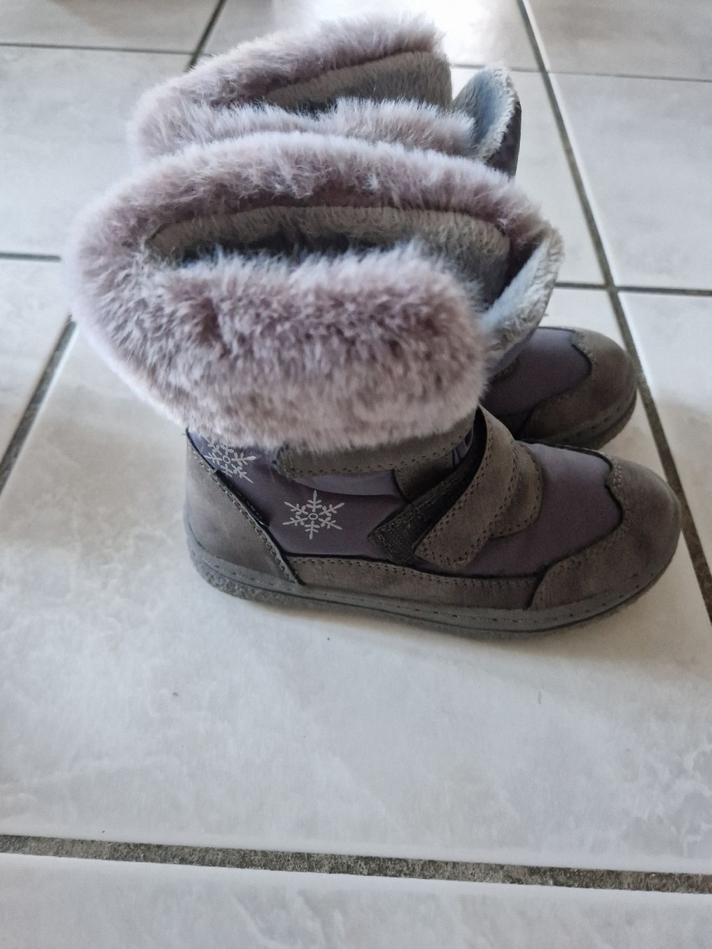 Scarpe per ragazzi: Winterstiefel NEU Grösse 27 – Nuovo (secondo la descrizione) da Aarburg venduto da augenschmaus8 2