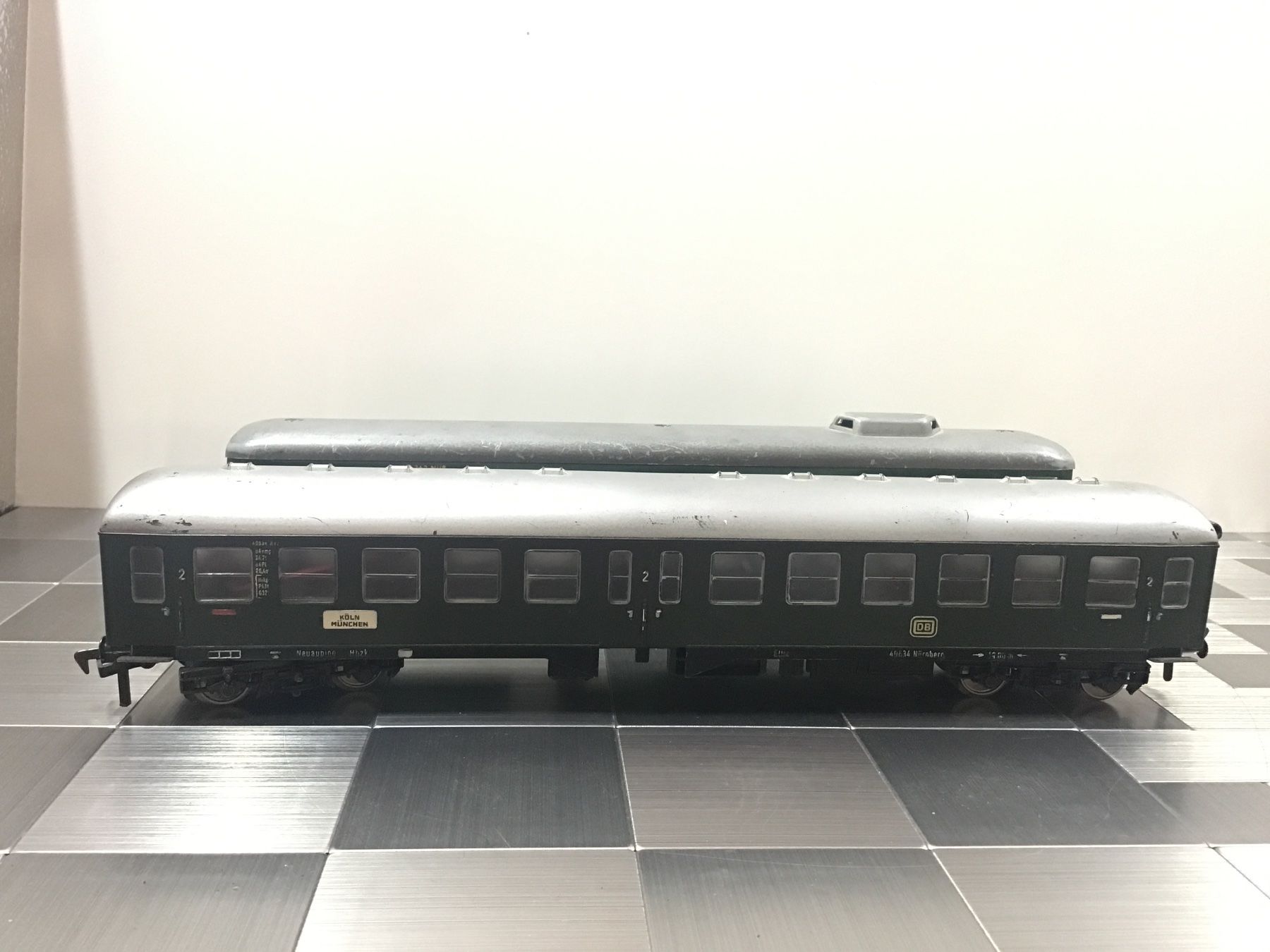 Fleischmann Modelleisenbahnen: FLEISCHMANN GÜTERWAGEN SPUR H0 – Gebraucht aus Männedorf von Spezial-Modelle 2
