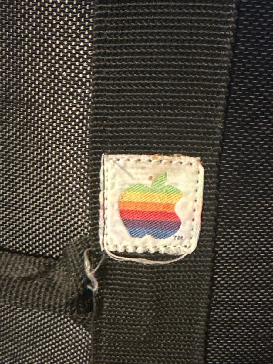 Apple PC: Apple Macintosh Plus mit 20 MB Harddisc und Tasche – Usato da Thalwil venduto da mabara42 7