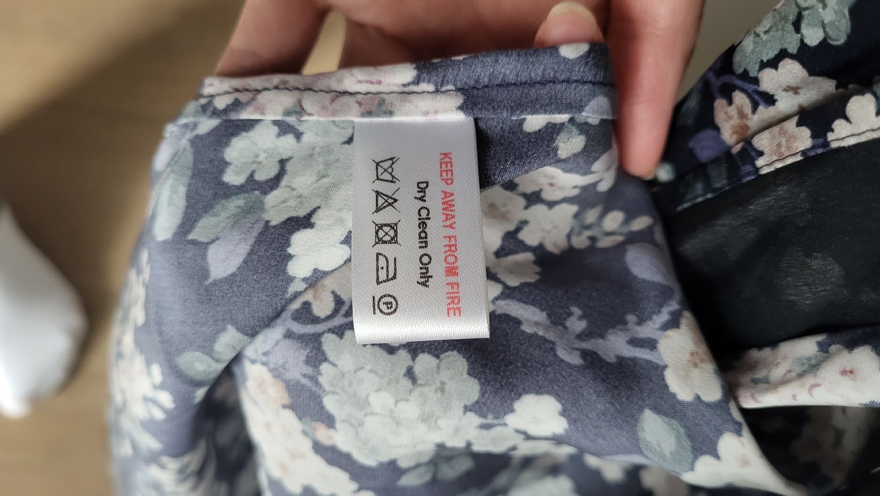 Bademäntel: Liberty 100% silk bath robe – Gebraucht aus Winterthur von dk4112 3