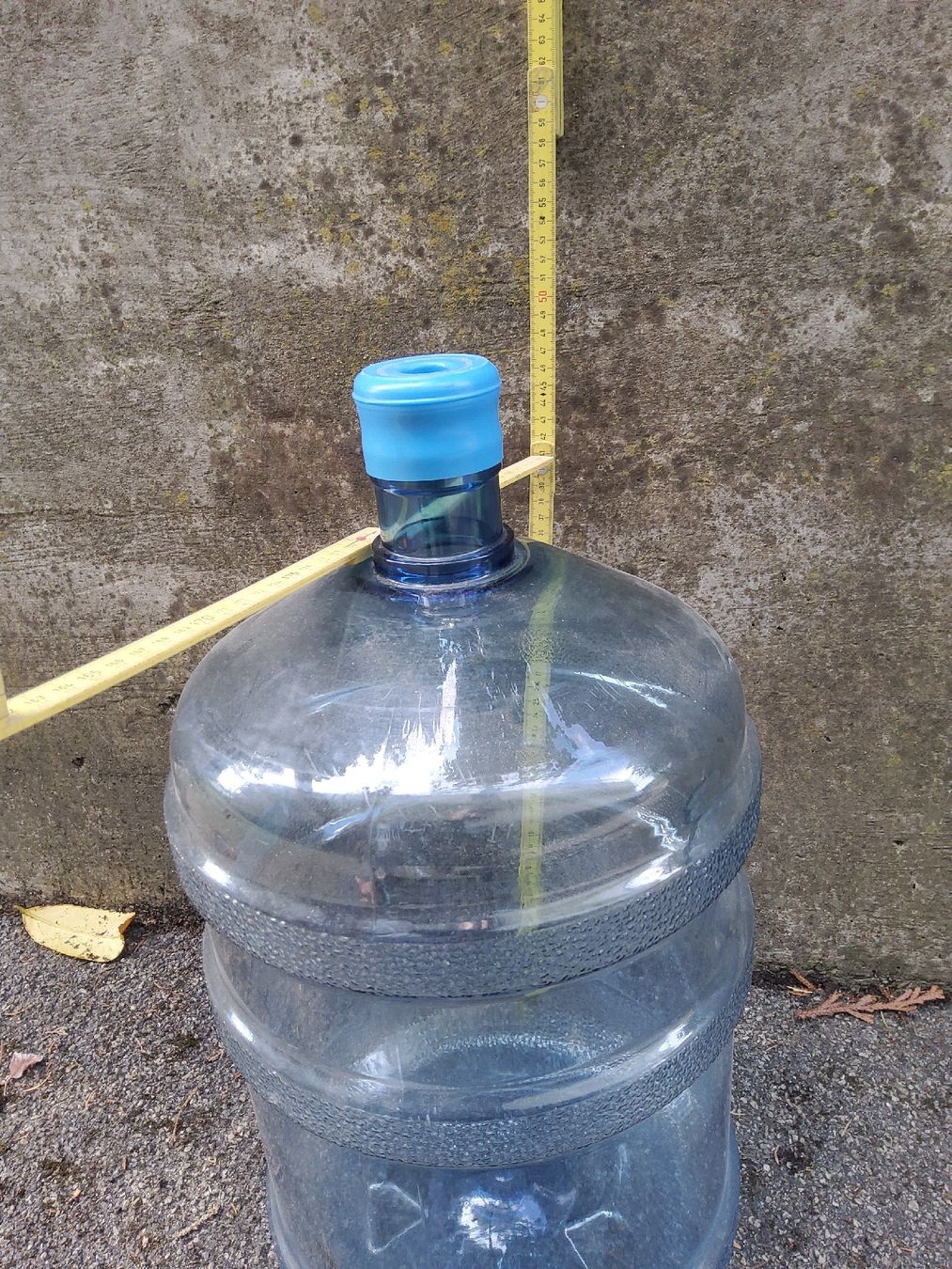 Autres vaisselles & verres: 18,9-Liter-Wassergallone mit Deckel – D'occasion à Winterthur par eob_fw5j 2