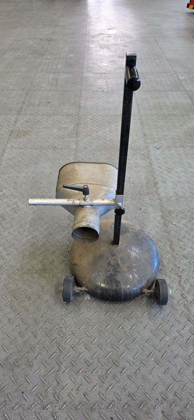 Tous les outils: Abgastrichter – D'occasion à Alpnach Dorf par inf_bz25 1