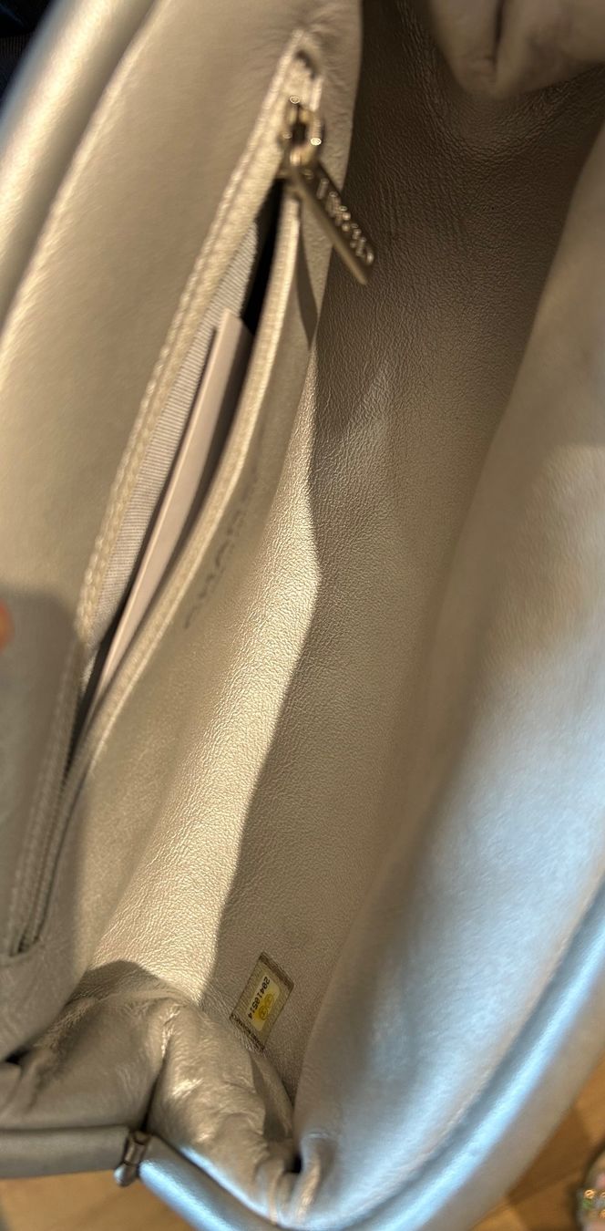 Chanel Taschen für Damen: Chanel silver timeless classic clutch – Gebraucht aus Rüschlikon von Tey_sl 5