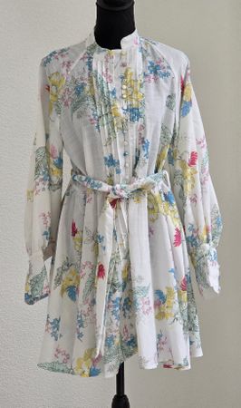 Kleid Mochy Blumenmuster weiss bunt Grösse S/M neuwertig