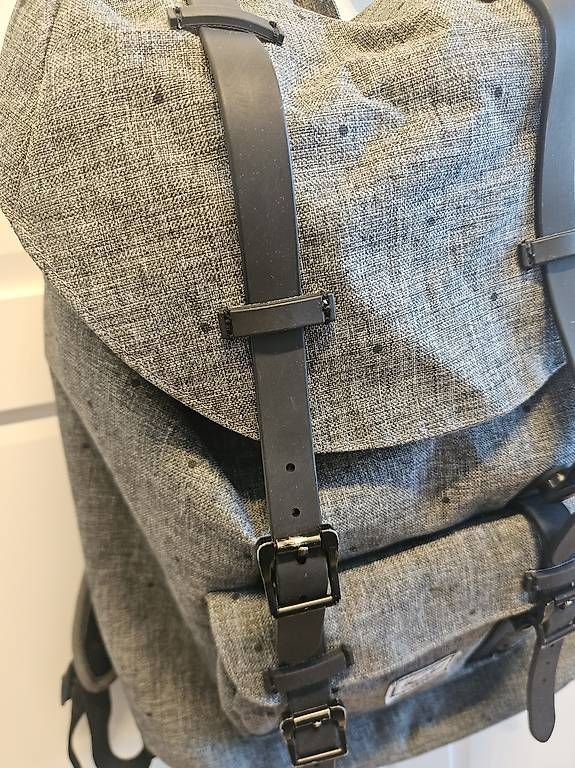 Herschel Zaini: Herschel Rucksack grau mit Punkte – Nuovo (secondo la descrizione) da Zürich venduto da leonard014 4