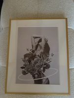 Wandbild mit Rahmen – Frau mit Blumen
