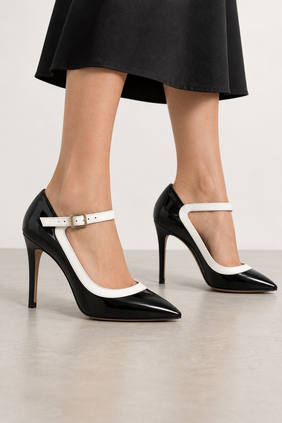 Navyboot Scarpe da donna: Navyboot Pumps schwarz weiss Leder Riemchen 38 – Nuovo (secondo la descrizione) da Regensdorf venduto da secondchancefashion