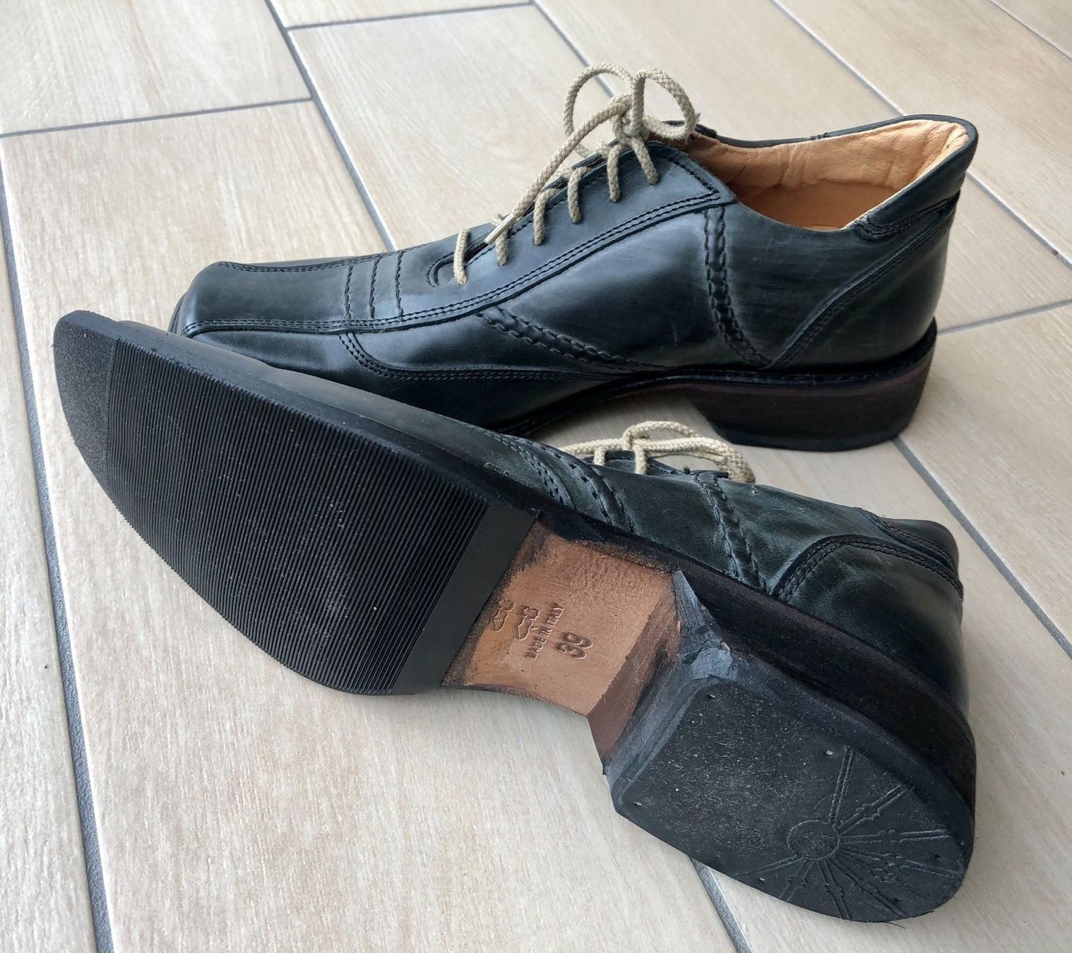 Chaussures hommes: Chaussures classiques hommes grises 39 – Neuf (Voir description) à Moutier par chicboutique 3