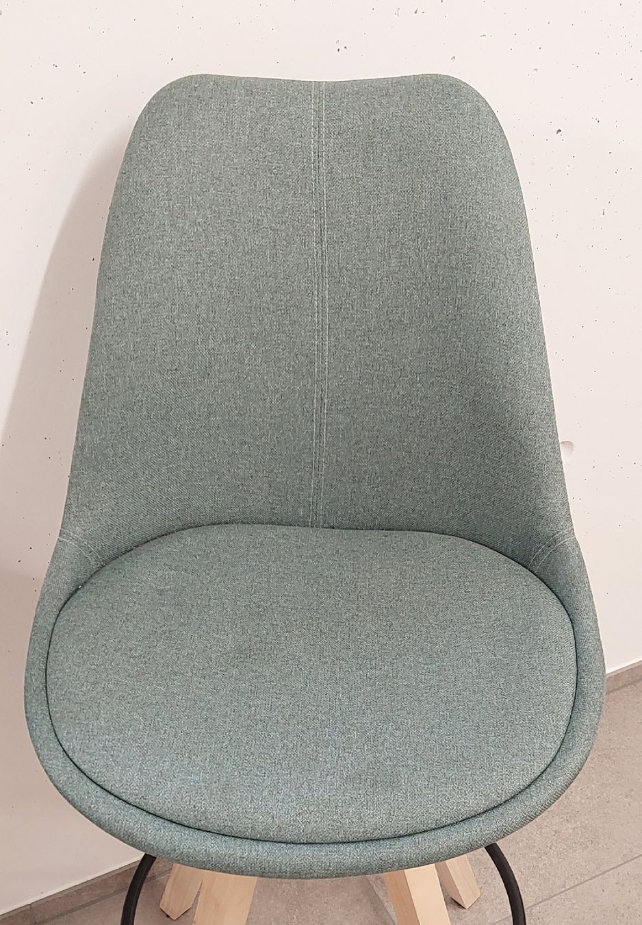 Chaises: Barhocker Holz mintgrün neuwertig – D'occasion à Marbach LU par wobiwobme 1