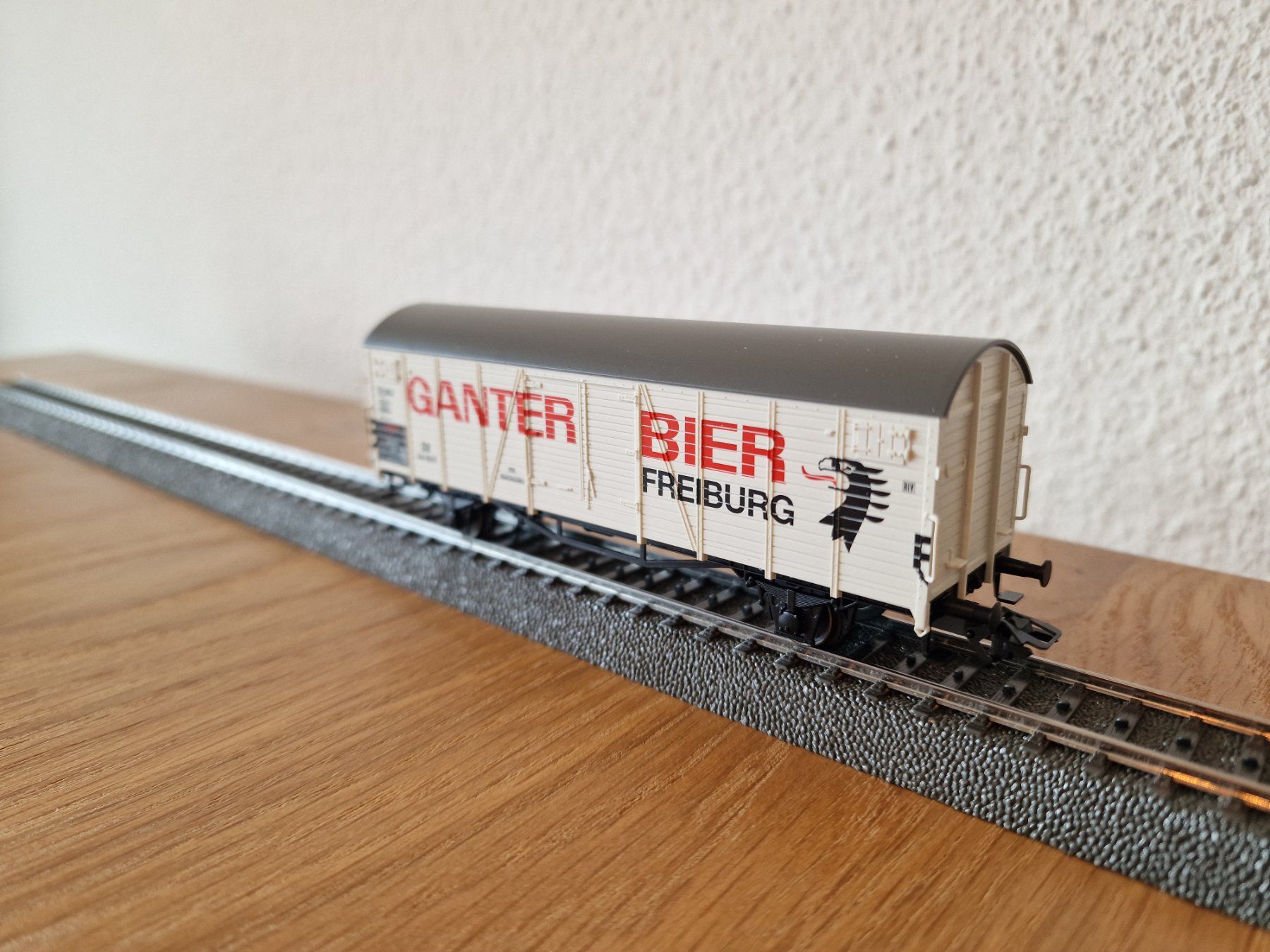 Märklin Modellini di ferrovie: DB Güterwagen Ganter H0 – Usato da Matten b. Interlaken venduto da lor_hr9w 2
