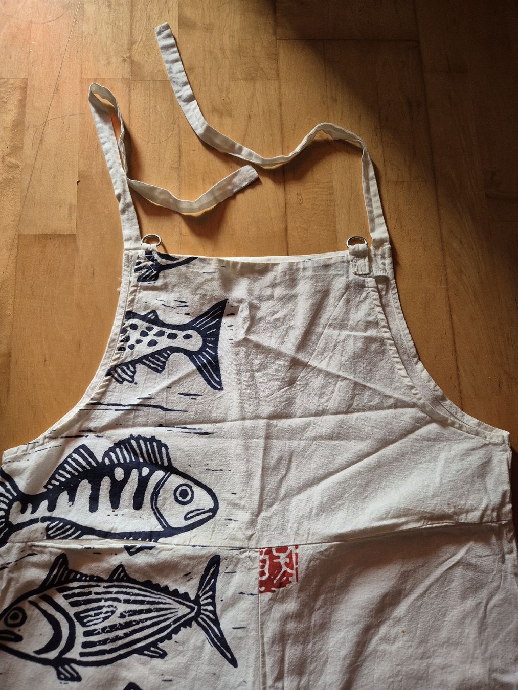 Pantaloni: Salopette motif poisson blanc taille L – Usato da Yverdon-les-Bains venduto da somiou 2