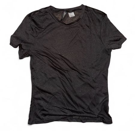 Schwarzes T-Shirt, Grösse M - Perfekt für den Sommer!