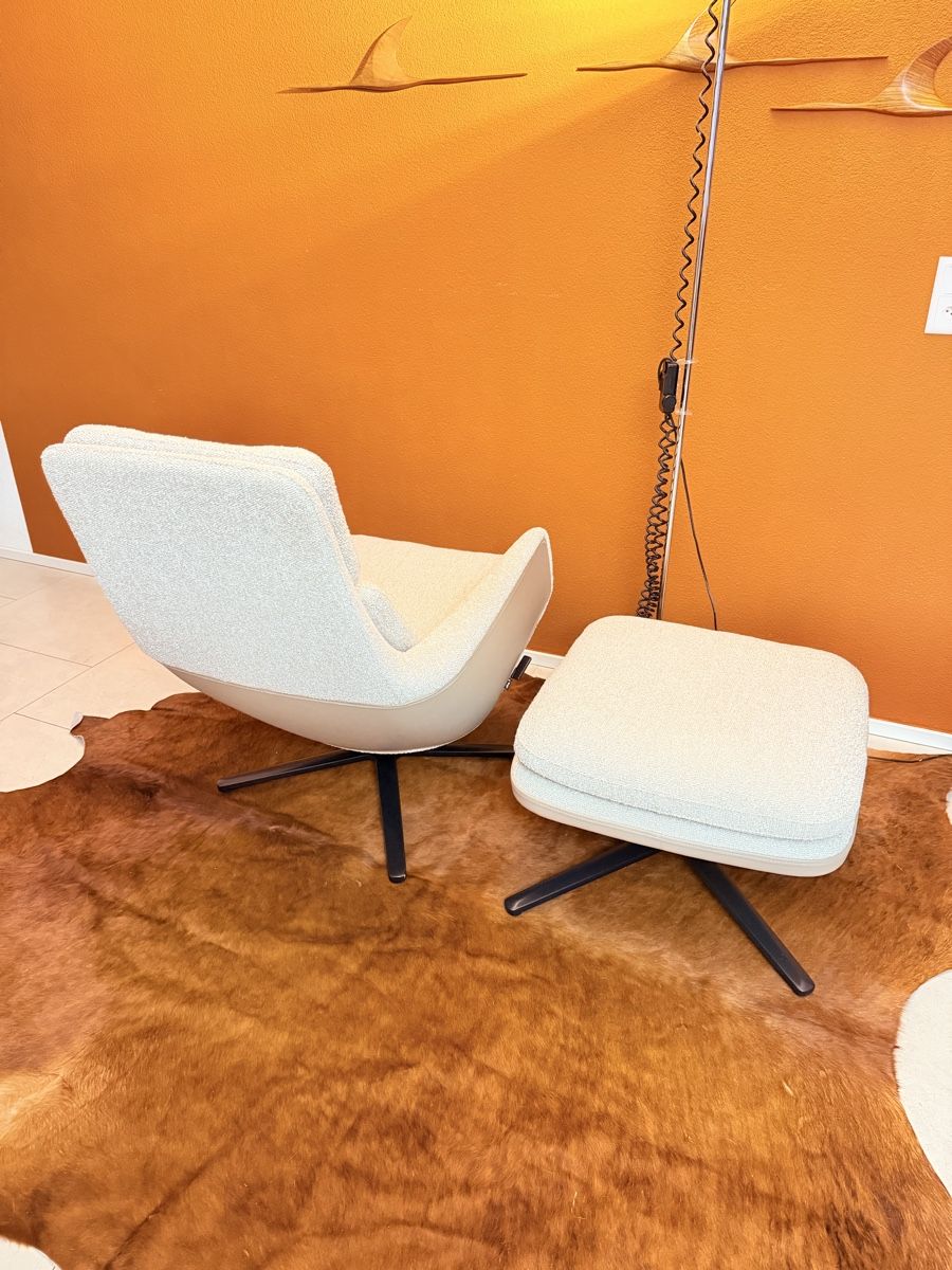 Vitra Poltrone: Lounge Sessel VITRA GRAND RELAX mit OTTOMAN – Usato da Grenchen venduto da Nur_2540 6
