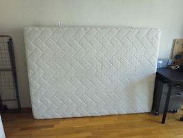 Complete 140×200 bed set (mattress, frame and legs)