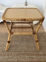 Vintage Beistelltisch aus Rattan, sehr guter Zustand!