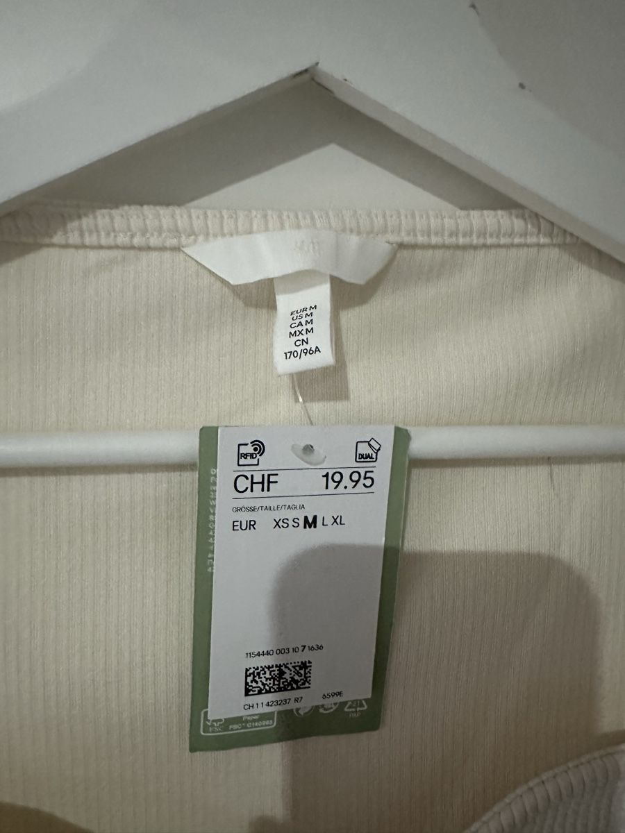 H&M Maglioni & Felpe: H&M Pullover Weiss Grösse M Neu mit Etikett – Nuovo e nell'imballaggio originale da Selzach venduto da fjo_m8q7 1