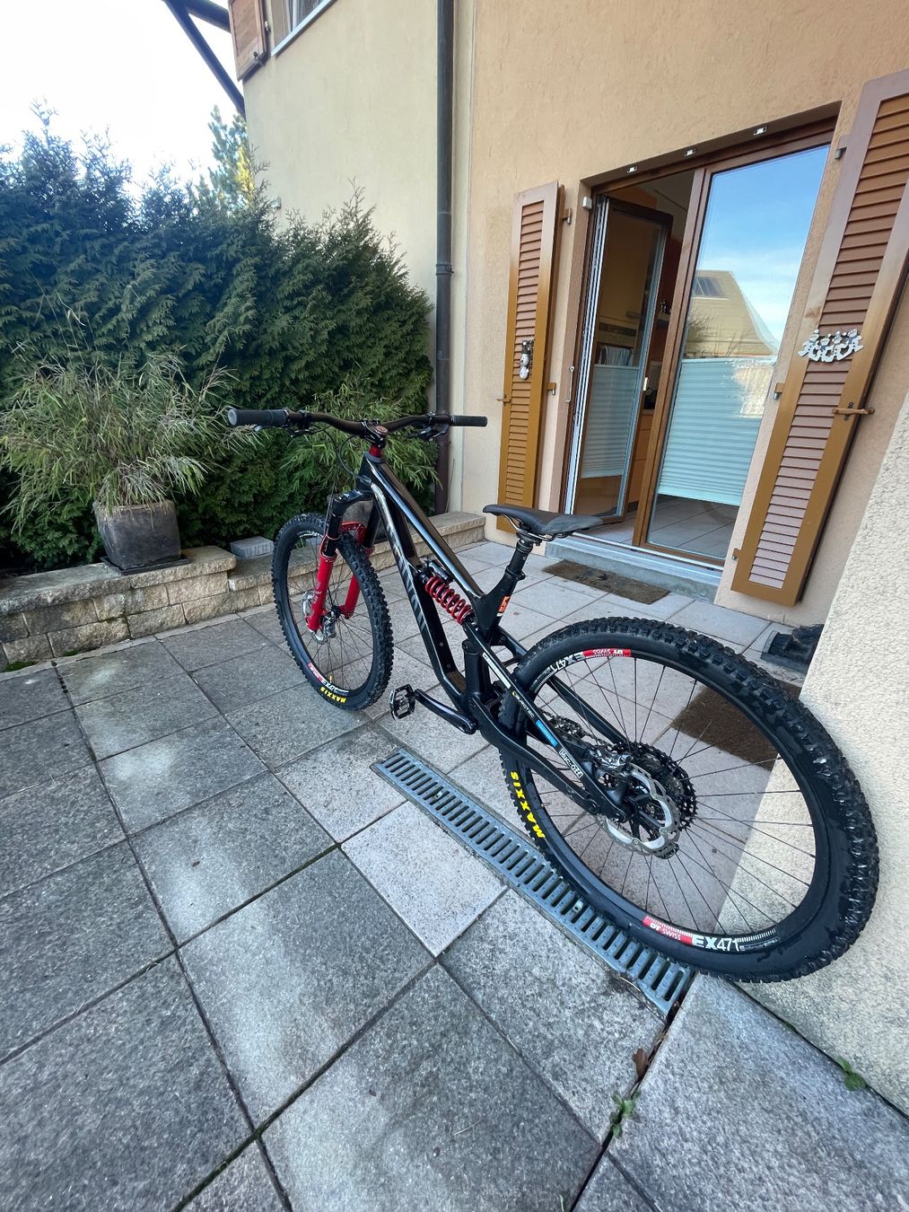 Canyon Biciclette: Canyon Spectral CF29 – Usato da Lausanne 26 venduto da eli_jwf9 3