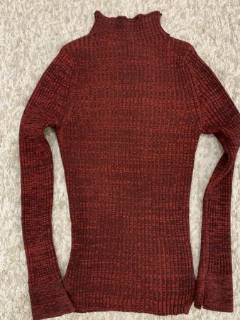 👉 Mango fitted knit turtleneck