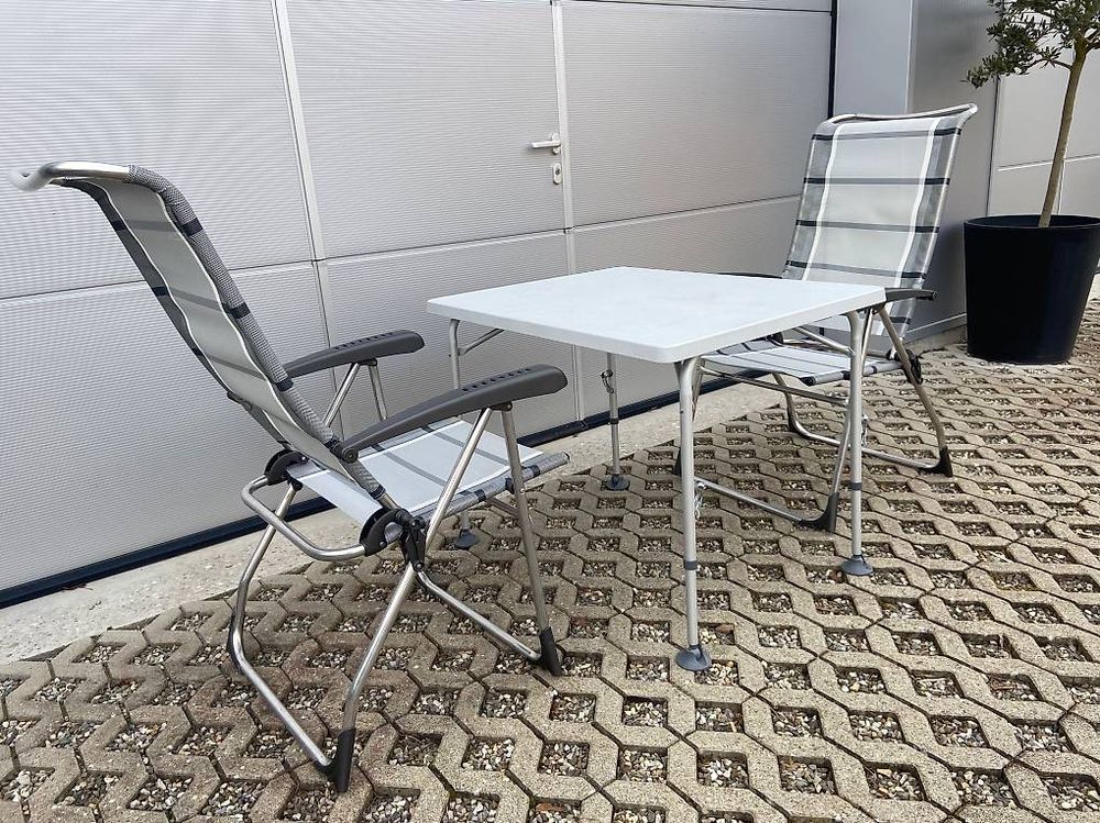 Stühle: Campingstühle mit Campingtisch – Gebraucht aus Leuzigen von Doppelrad 2