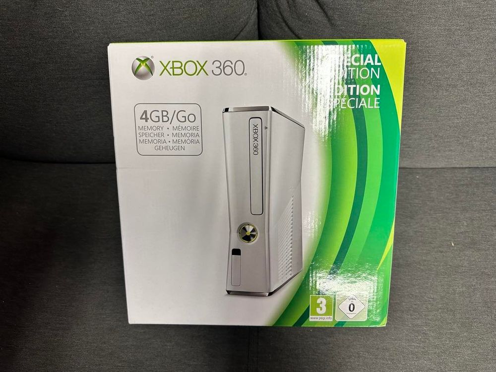 Console Xbox 360 Slim 250GB (Edição Limitada: Halo Reach) - Microsoft