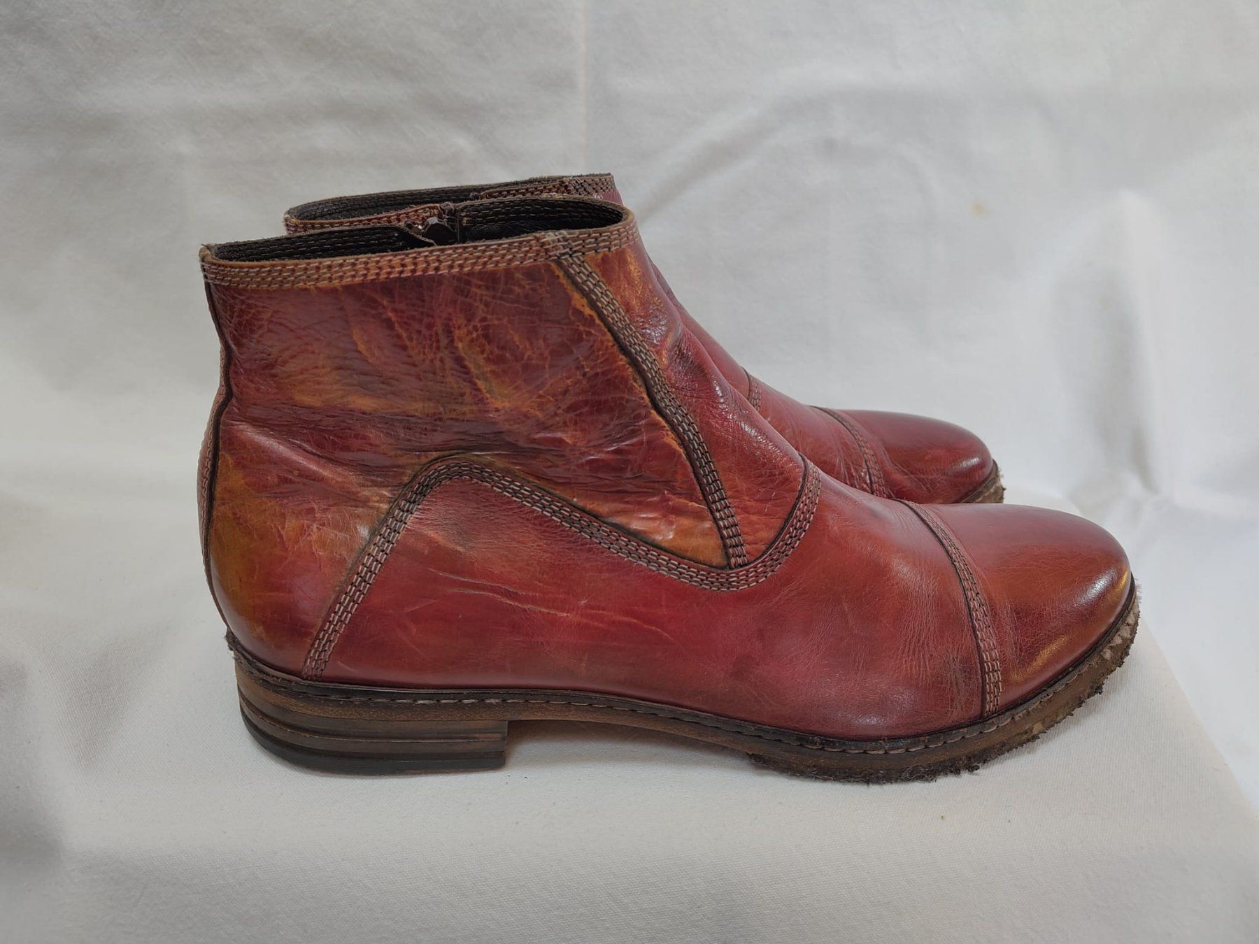 Scarpe da uomo: Rote Leder Herren-Stiefelette – Usato da Gümligen venduto da Clothing.and.Co 1