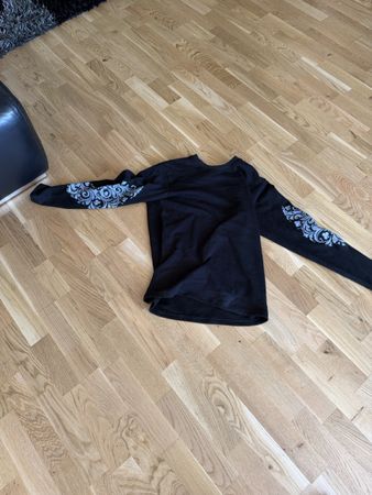 Sample pullover