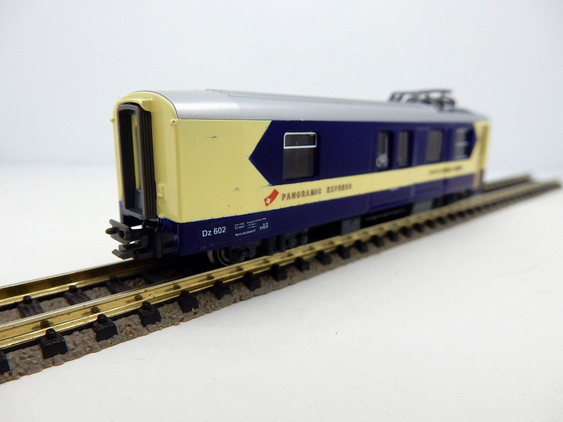 Kato Modellini di ferrovie: N- MOB "Panoramic Express" - Fourgon bagages (OVP) – Nuovo e nell'imballaggio originale da Locarno venduto da Gudrun2 6
